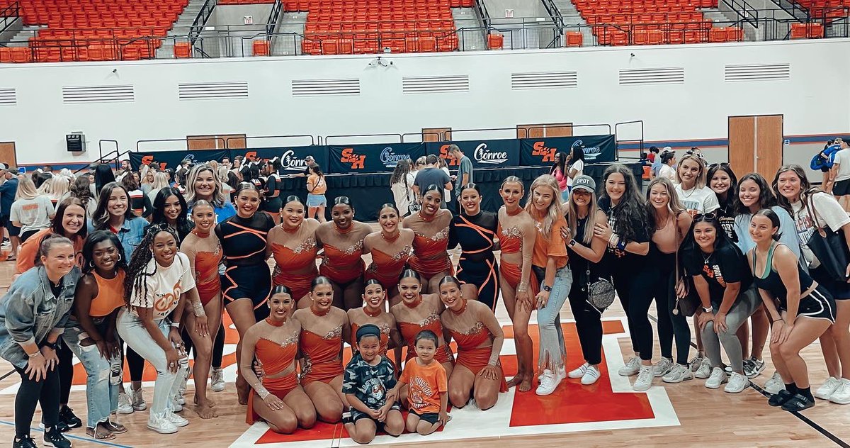 A HUGE thank you to everyone who came to our home showcase this past Sunday!!😻We loved seeing everyone’s amazing talent and beautiful routines🤩 Also thank you to our alum, who came in town to watch our routines, your constant support is something we cherish!!🧡
