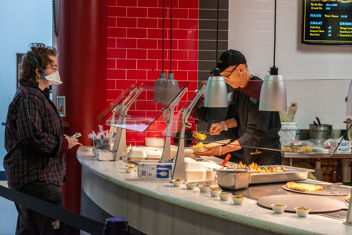 UTDAuxiliarySvs's tweet photo. Kalachandji’s has officially opened in the Student Union food court!
Enjoy vegan and vegetarian bowls, pizzas, and samosas at their all new pop up storefront.
#utdallas #utdallasdining #utddining https://t.co/EE4WiEPE6M