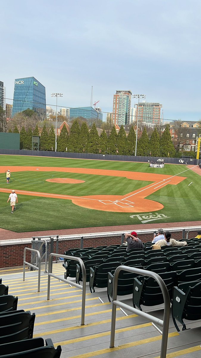 thegtbee's tweet photo. No better place for a mother daughters night!🐝💛⚾️ @GTBaseball #ToGetherWeSwarm 
@gtdisneymagic22 @lpgtwirl https://t.co/9MyAiPUyNQ