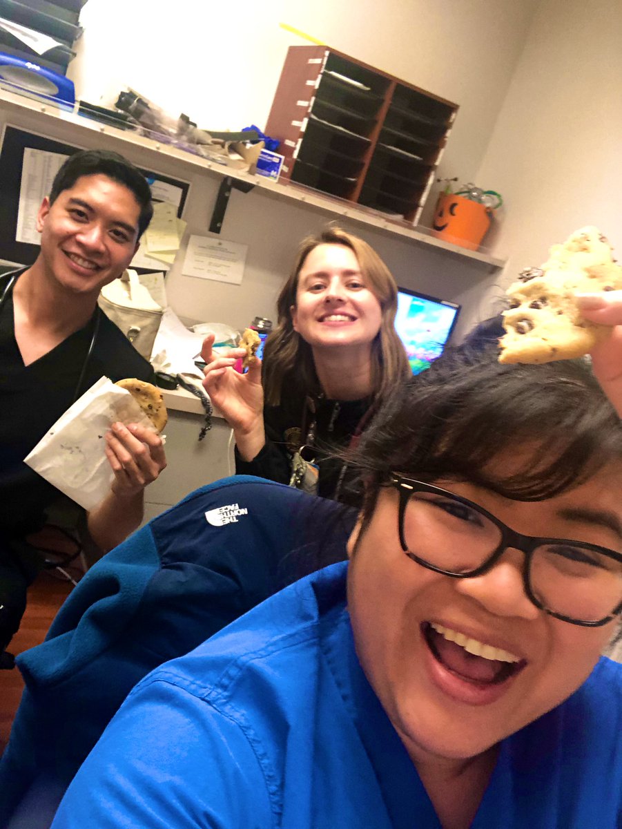 Name a happier inpatient service than the renal inpatient service. Freshly baked cookies are very effective at team bonding 🍪