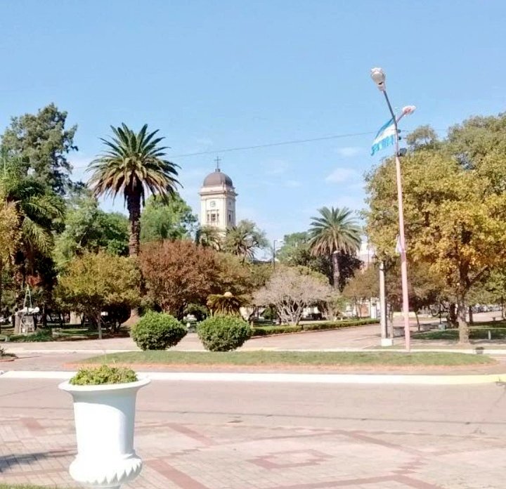 gabrielrealpdp's tweet photo. 🔹️ En un nuevo aniversario de la fundación de la ciudad de #Rufino, saludo a toda la comunidad. Sigamos trabajando juntos por el crecimiento de esta querida localidad del departamento General López.
🔹️ ¡Felices 133 años!
#PDPSantaFe
#Rufino https://t.co/NUe5MoIU7c