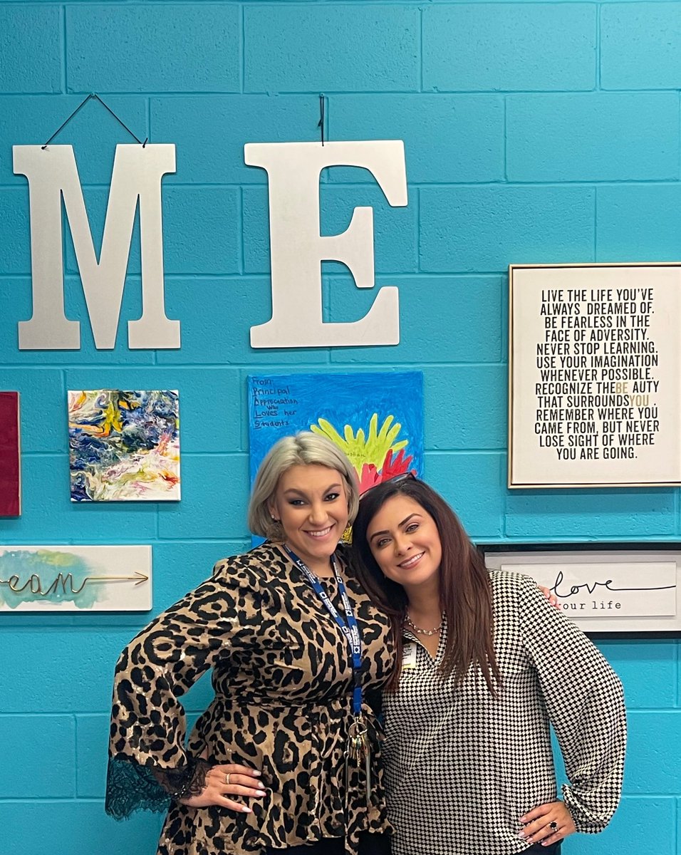 menxueiro's tweet photo. A force not to be reckoned with! 
I left @FondrenMS_HISD inspired by your leadership @meagprinciPAL #leadership #PrinciPALS https://t.co/LprceeMzFJ