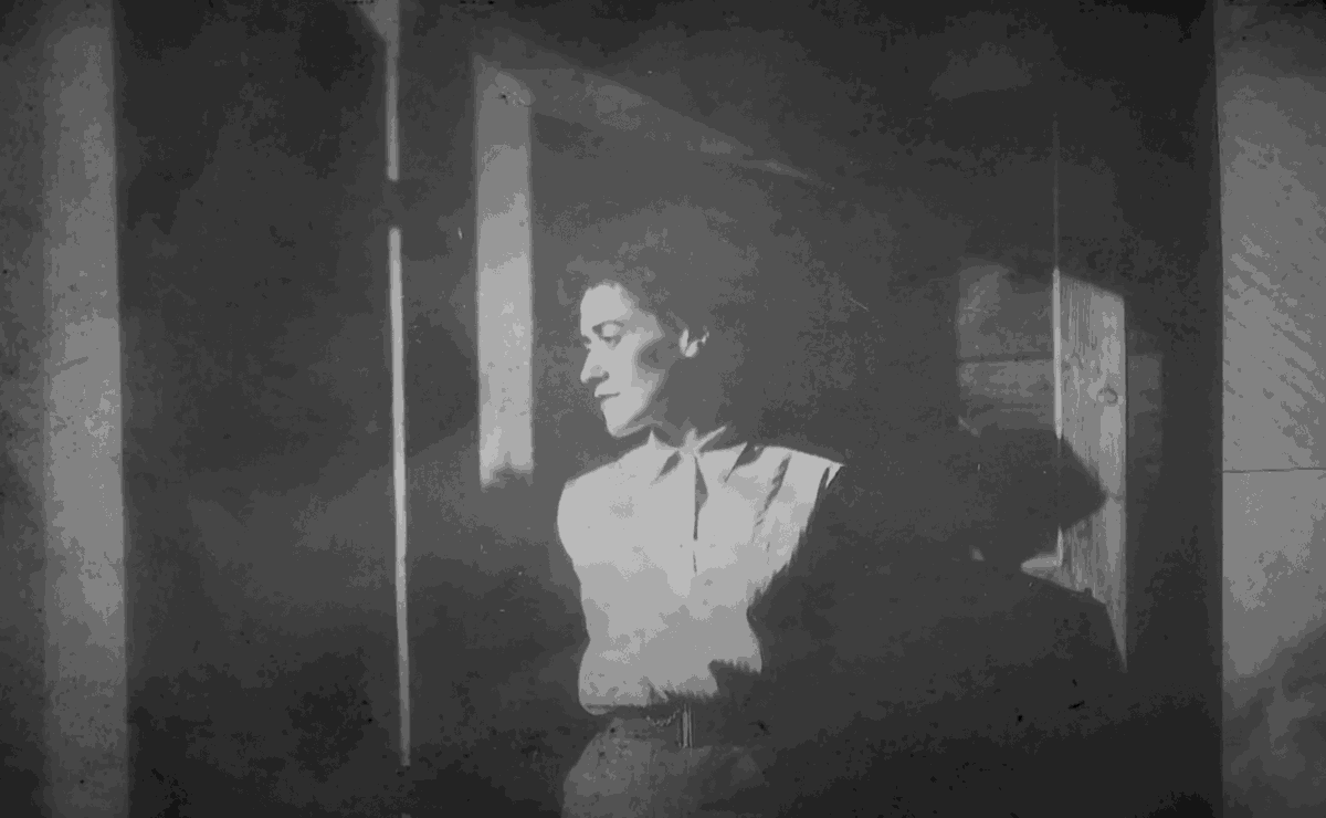 CinetecaChile's tweet photo. Revisa el especial online: “Precursoras de las artes en Chile”, una nueva selección del #ArchivoOnline de Cineteca Nacional de Chile, que reúne filmes de ficción y documental. https://t.co/OfD640HR7U
