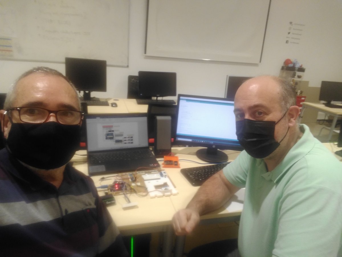 Jordi Mayne (@jordimayne) on Twitter photo Aquesta setmana ja hem començat la programació en C de la Casa Domotica, gràcies al espai de @Puntmultimedia i especialment al gran professor d'Arduino Ricard Gomez Aquesta setmana ja hem començat la programació en C de la Casa Domotica, gràcies al espai de @Puntmultimedia i especialment al gran professor d'Arduino Ricard Gomez