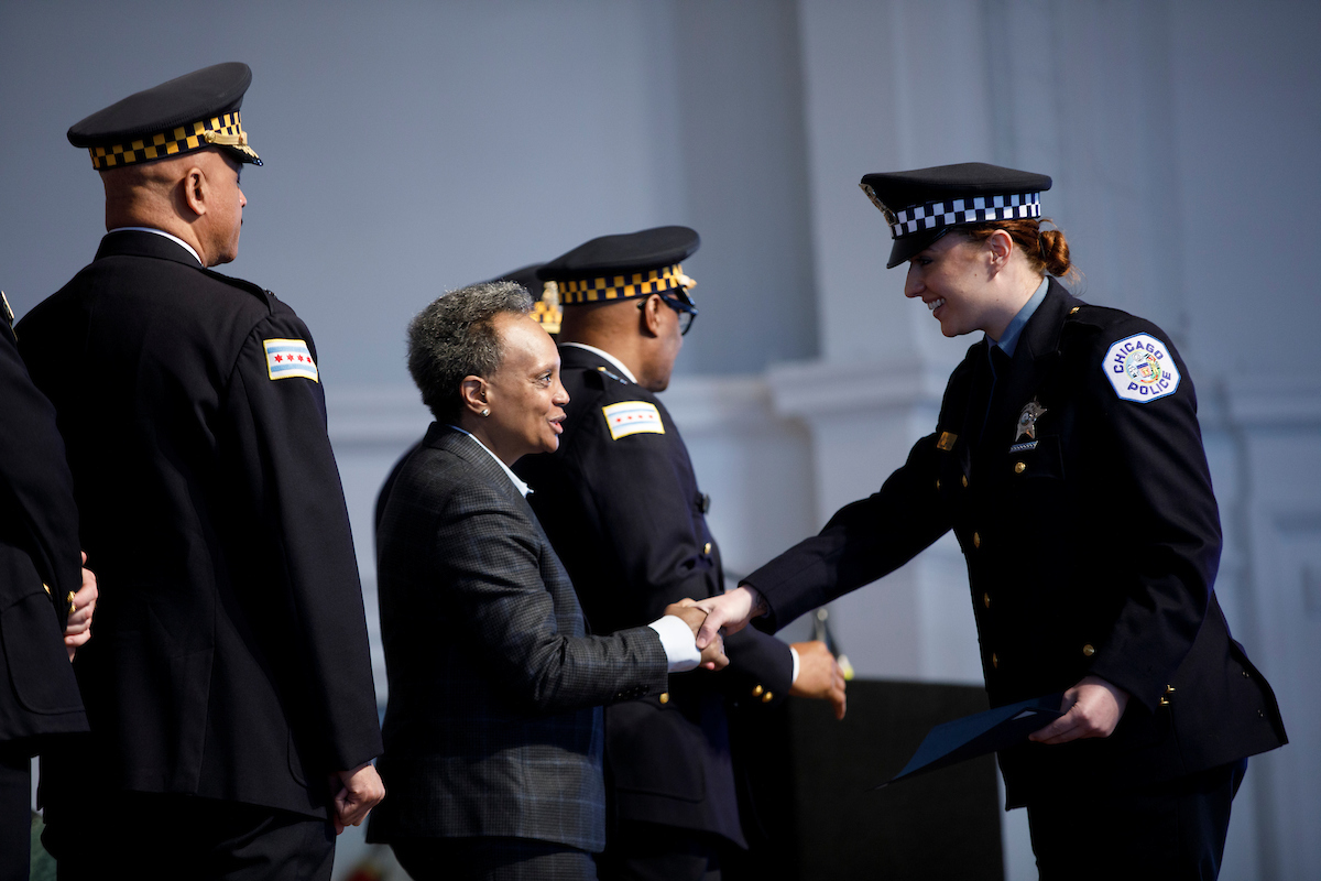 mayorlightfoot's tweet photo. Congratulations to the first round of 2022 @Chicago_Police graduates and to those who received promotions today. We are proud to have you serve our city. https://t.co/Eg8qC573V5