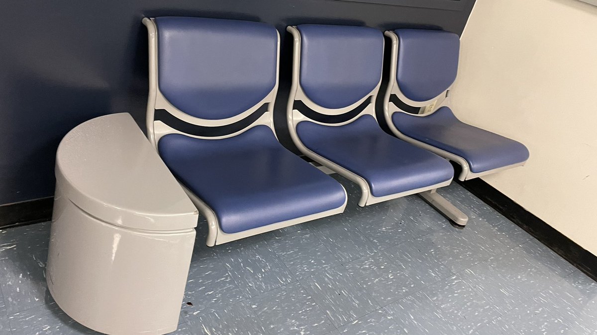 kierjournalism's tweet photo. #UnpleasantDesign at #UNR. Most likely designed to keep people from laying down because of the gaps between seats. I would still probably be able to take a nap with a pillow though. 😴 #RSJ108 https://t.co/l45tMsZn0D