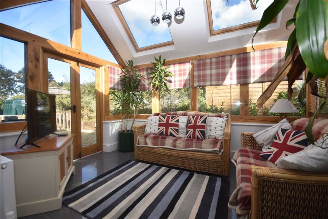 PughsAgents's tweet image. #ForSale
Staunton #Gloucestershire
OIRO £280,000
Detached Cottage
Two Bedroom
Immaculately Presented
Spacious Accommodation
No Chain
Energy Rating E
Further land of 0.70 acres adjacent to the property is available by separate negotiation