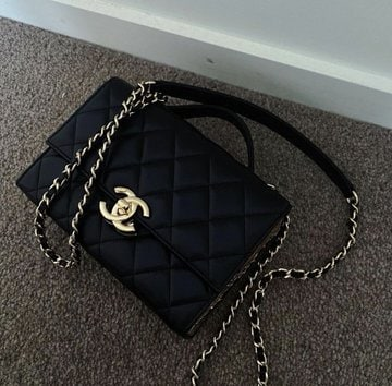 SummerBreeze655's tweet photo. this chanel bag is gorgeous，Does anyone like it? lol  #life https://t.co/SXYFEwbaKS