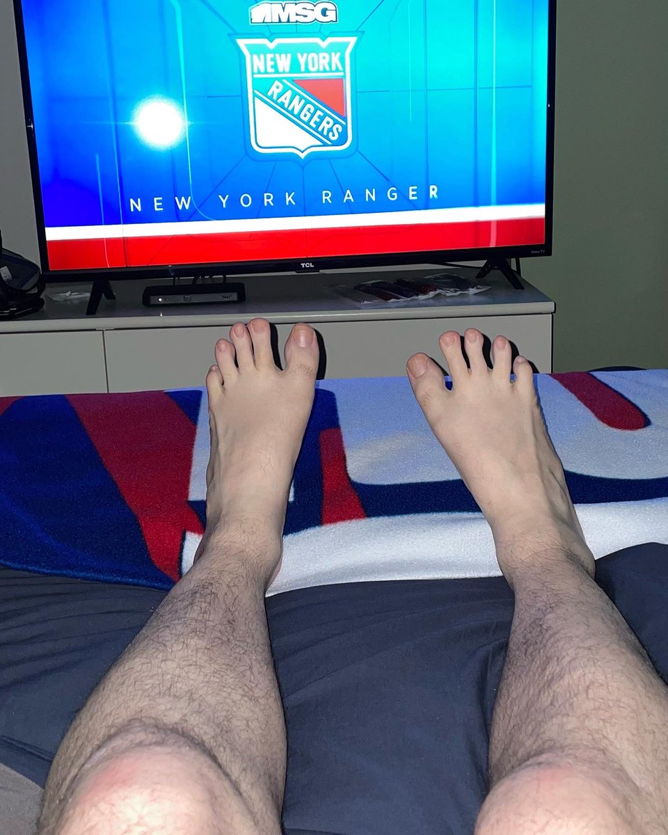 YourBossBuster's tweet photo. One hour until Pucksandcucks!!! If you’re a footfan footsub or footlover with a FootFetish for malefeet, tonight is your night!!

Send to spin the wheel! 
You win? Free custom!
You lose? Free trial to my OF!

Findom finsub gaydom gaysub paypig cashmaster cashsub footdom footsub https://t.co/KHN09L8OFk
