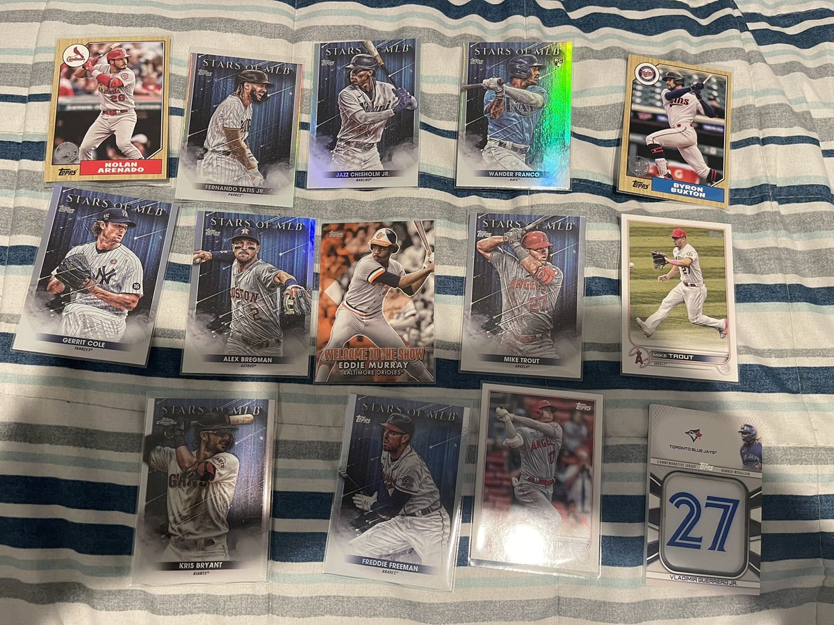 anthonyrosado23's tweet image. Are this cards even worth anything @Topps #topps2022