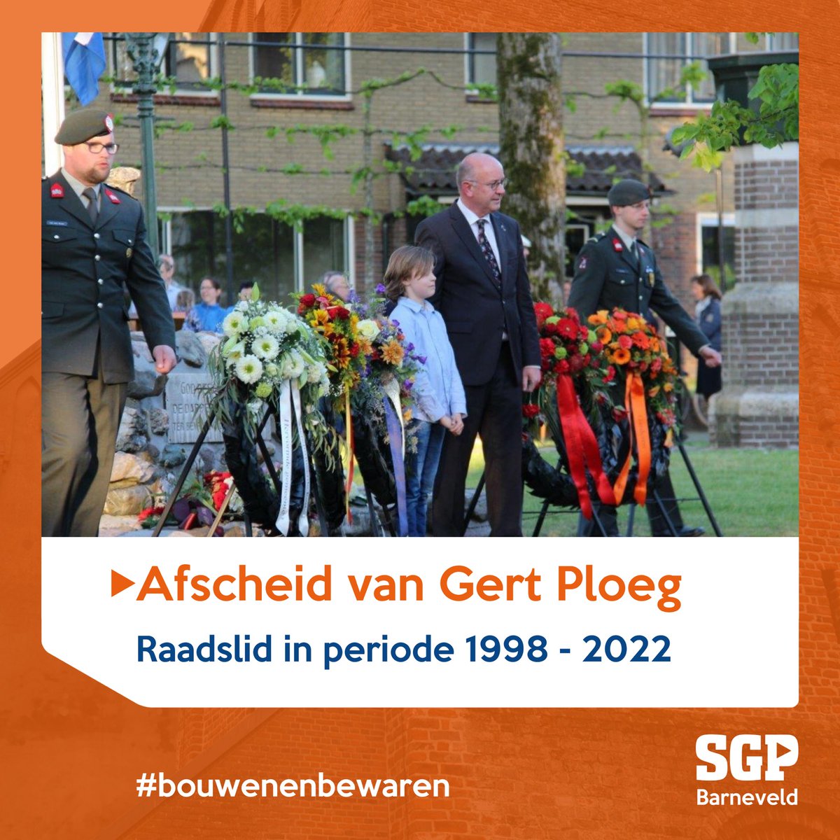 AFSCHEID | Vanavond nam <a href="/GertPloeg/">Gert Ploeg</a> afscheid van de gemeenteraad van <a href="/BarneveldInfo/">Gemeente Barneveld</a>. Hij kreeg hierbij een koninklijke onderscheiding. Gert, van harte gefeliciteerd en veel dank voor de 24 jaar inzet!