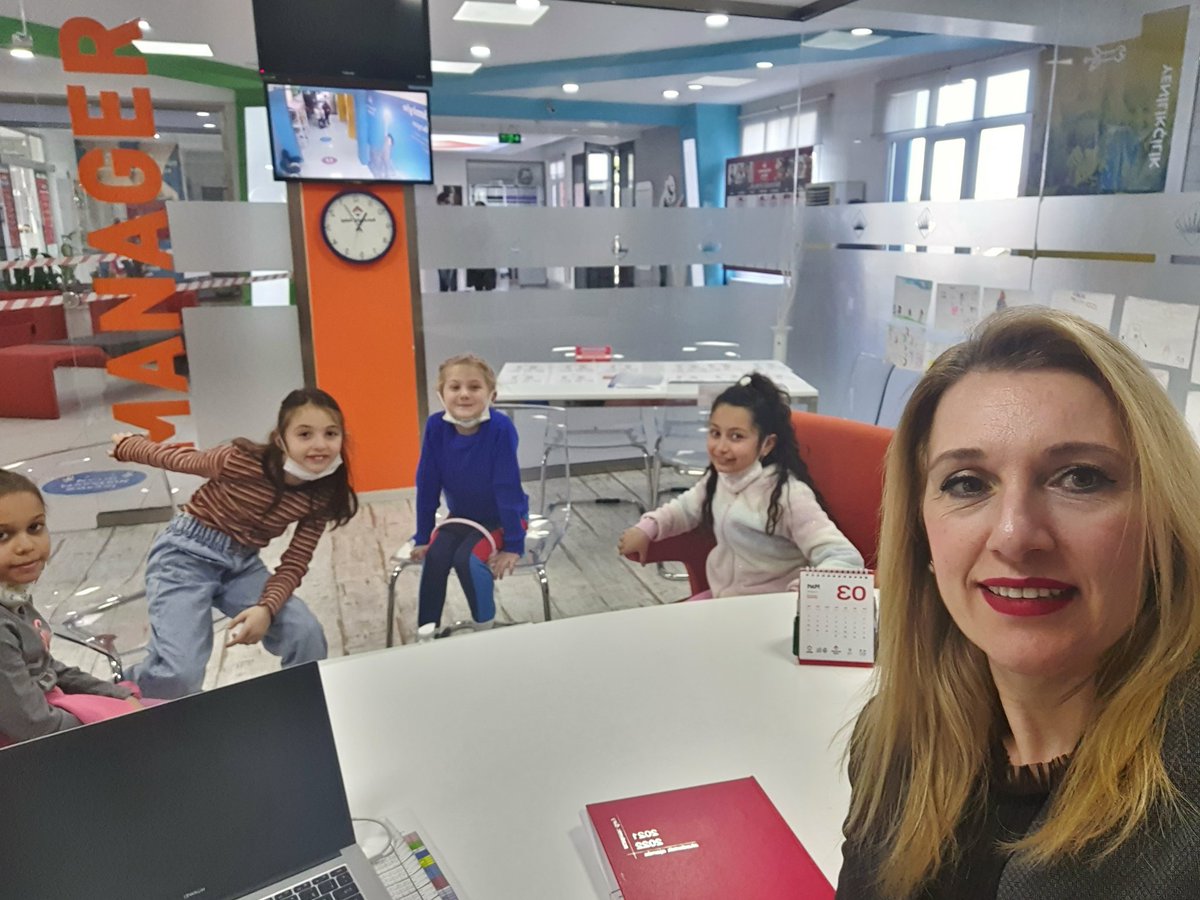 Bir cumartesi günü yapılan çalışmaları değerlendiren 4 öğrenci ile sohbet edebilmek çok keyifliydi.