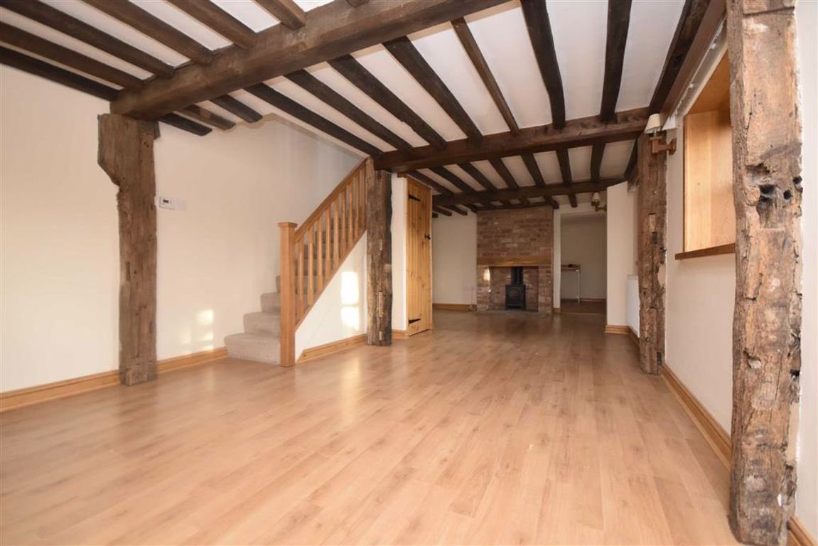 PughsAgents's tweet image. #ForSale
Staunton #Gloucestershire
OIRO £350,000
Detached Cottage
Two Bedroom
Immaculately Presented
Spacious Accommodation
No Chain
Energy Rating E
Further land of 0.70 acres adjacent to the property is available by separate negotiation