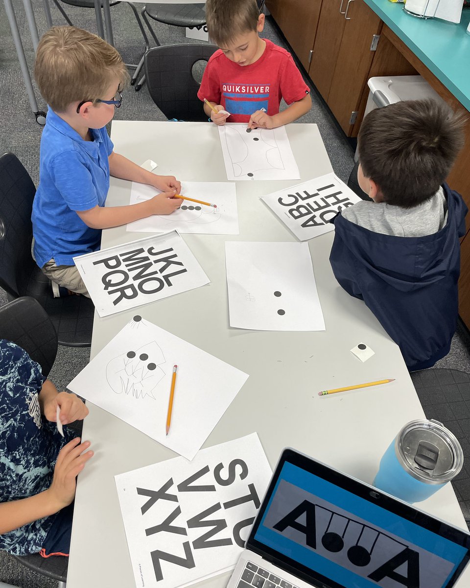 BrownDCE's tweet photo. @DCEtrailblazers Kindergartner friends working hard at thinking like inventors! @MrsEibertDCE @parsonskinder @judymusgrave67 https://t.co/NvN8hHfvZh