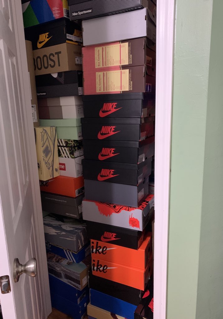 EO85Dub's tweet photo. All drop fronts PACKED/STORED!!
I still have to move all the empty OG boxes because I’m a horder and collect those too 😩 #sneakerhead #TemporaryStorage @ContainerStore Recognize those boxes?? Can I get a few delivered like “on the house” 😉 #sponsorship https://t.co/AJf0gsIBdx