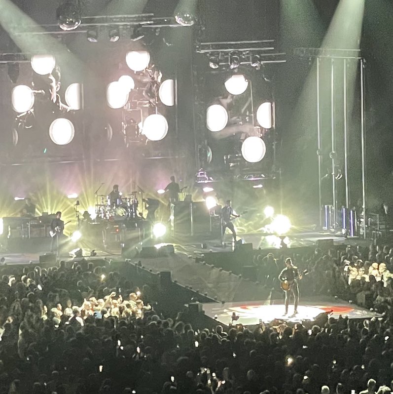 Watched the <a href="/stereophonics/">stereophonics</a> tonight in Liverpool with <a href="/RachaelClews/">Rach</a> one of the best live bands you will ever see!