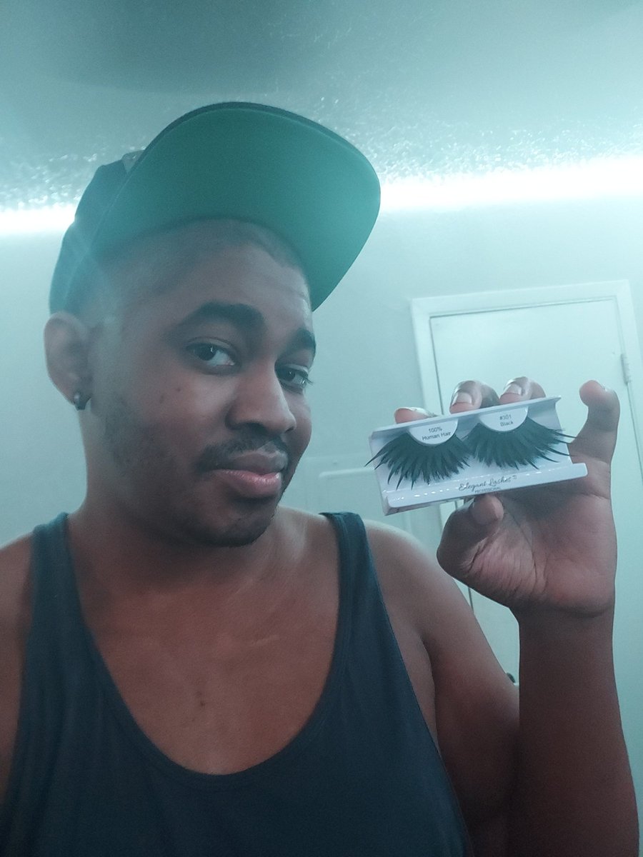 Rothii2's tweet image. Streaming tomorrow at about 5pm Cst (may be earlier but will update) and will be trying out the @matsugay lashes! #levelupyourlashgame 
We will be turning looks tomorrow! See you then at twitch.tv/rothiitv