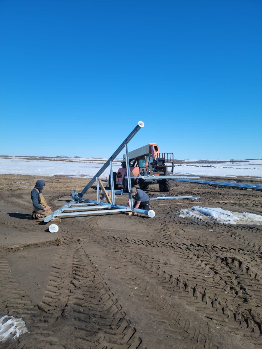 westernwatermgt's tweet photo. Check out Foth Ventures getting a brand new irrigation system near Hague, SK! 👏 
​
Our team can handle installation of systems using ​Valley Irrigation’s state-of-the-art technology. Our expert technicians help you get the most out of your fields with irrigation management. https://t.co/F5GhZ1QgoJ