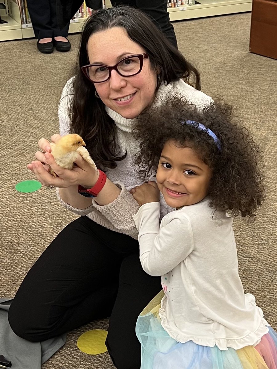 MrsByock's tweet photo. Had a great time bringing my daughter to school to visit with our baby chicks. Thank you to Mrs. Holcomb for putting this event together! Great to see many of my students there too! #ewrsd https://t.co/qeF9YWBFpt