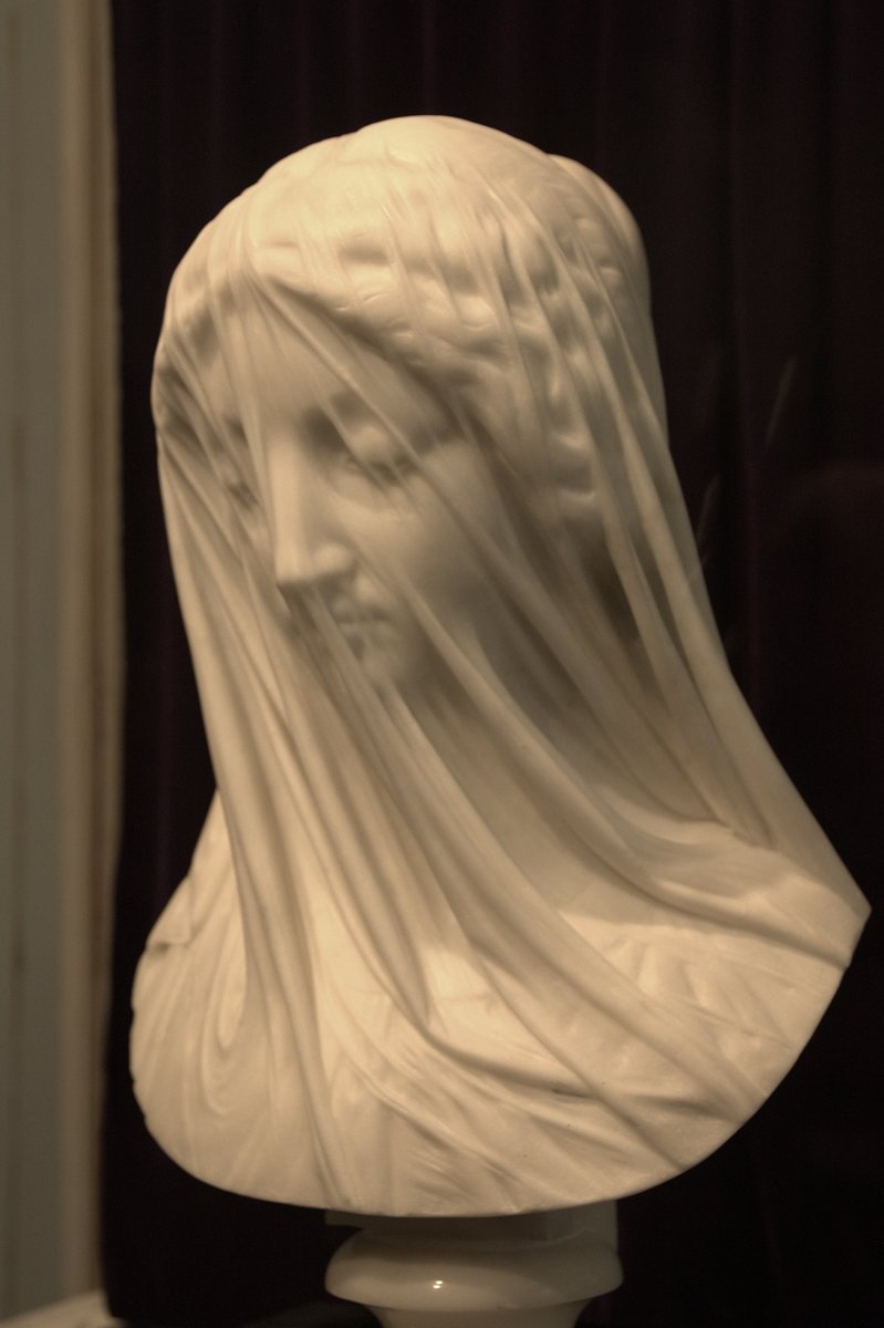 culturainquieta's tweet photo. La Virgen velada. 

Tallada por el escultor italiano Giovanni Strazza en mármol de Carrara sobre el 1850.

La maestría del escultor lombardo hizo que el velo que cubre la cabeza de la Virgen parezca “transparente". https://t.co/cRanzdyLFN