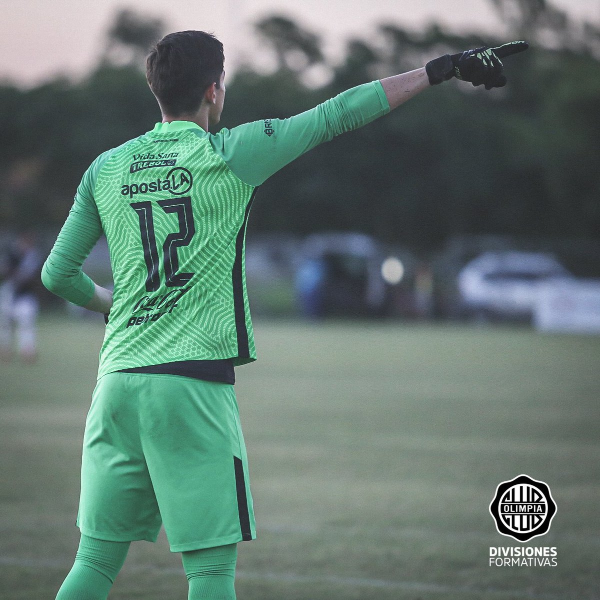 FormativasO's tweet photo. 🔳 #OlimpiaLIVE | #Apertura2022.

➡️ #Sub19 | Fecha 8.

📋 ¡Finalizó el encuentro con victoria franjeada! 

⚽️ Derlis Aguilera, Sebastián Quintana, Allam Wlk, Luis Martínez.

➖ Resistencia (2-4) #Olimpia 

#OlimpiaNuncaPara ⚪⚫⚪ https://t.co/64vk0GHfYj