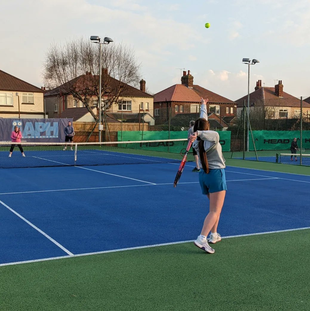 ThorndaleLTC's tweet photo. Team Tennis continues at Thorndale.
With 40 players signed up and playing weekly on Tuesdays.
Notable lighter night tonight which means summer feels like it has arrived!
#tennis #tennisisback #wirral #wallasey #wallaseytennis #wirraltennis #sport #playyourway #fitness https://t.co/H7YUOxdocb