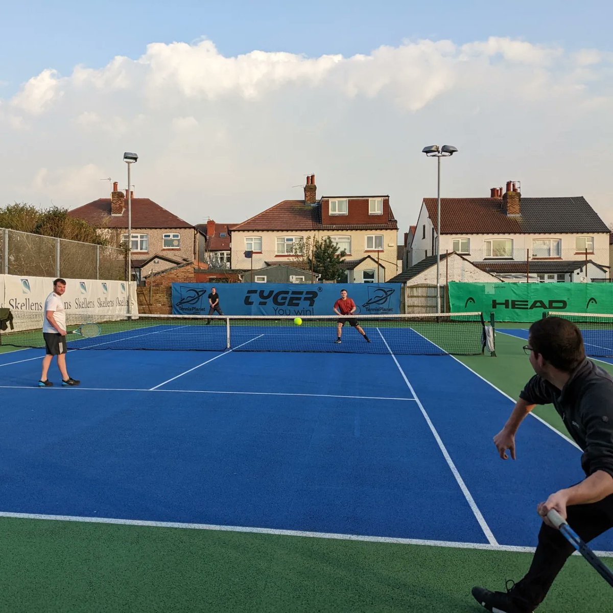 ThorndaleLTC's tweet photo. Team Tennis continues at Thorndale.
With 40 players signed up and playing weekly on Tuesdays.
Notable lighter night tonight which means summer feels like it has arrived!
#tennis #tennisisback #wirral #wallasey #wallaseytennis #wirraltennis #sport #playyourway #fitness https://t.co/H7YUOxdocb