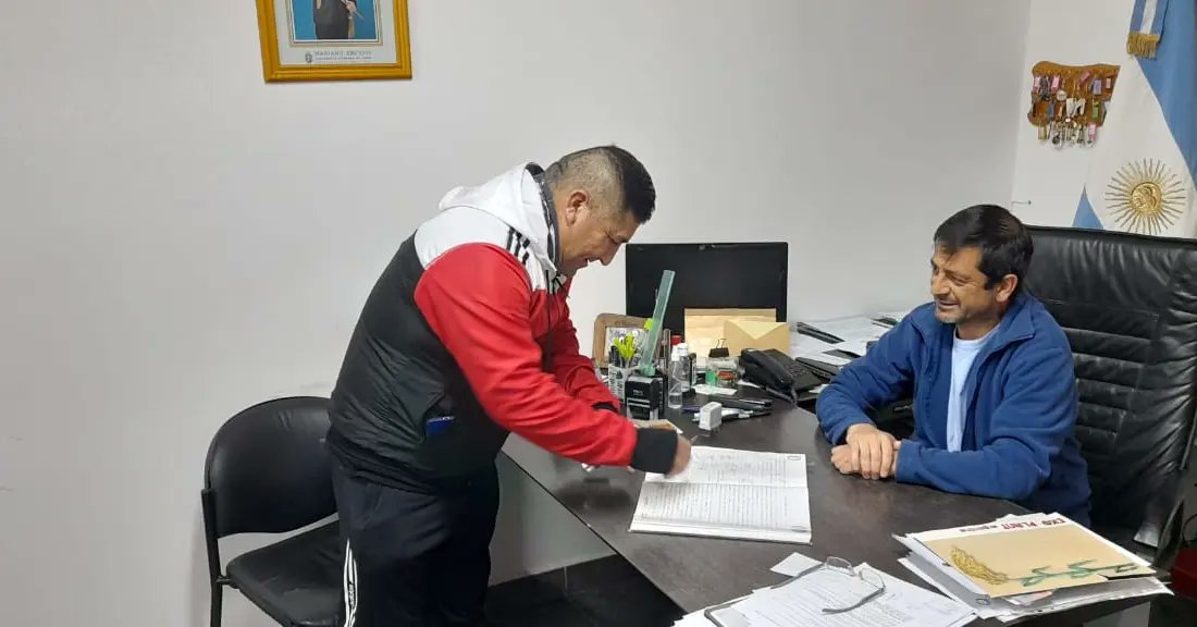 SOEMEyZO's tweet photo. SOEME y ZO logró una recomposición salarial del 42% para los trabajadores municipales de Cholila https://t.co/jQszzfKzB1 https://t.co/QFIovpKRbj