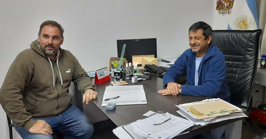 SOEMEyZO's tweet photo. SOEME y ZO logró una recomposición salarial del 42% para los trabajadores municipales de Cholila https://t.co/jQszzfKzB1 https://t.co/QFIovpKRbj