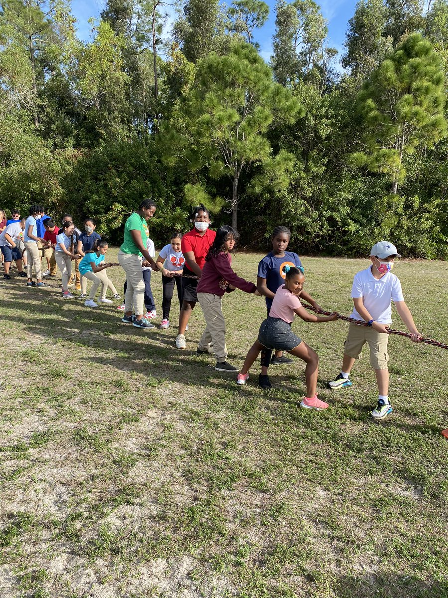 MsCEarly's tweet photo. Field day fun! @ParksideProud https://t.co/kb7txcS5OF