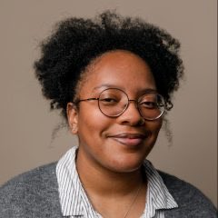 FarrishKate's tweet photo. Ct Mirror’s Adria Watson had just moved across the country for her first journalism job when the pandemic hit. She said ⁦@jacquelinerabe⁩ was an invaluable mentor in those early days. #lessonslearned ⁦@spj_ccsu⁩ ⁦@CTSPJ⁩ ⁦@CCSUJournalism⁩ https://t.co/RlPrGQTkXO