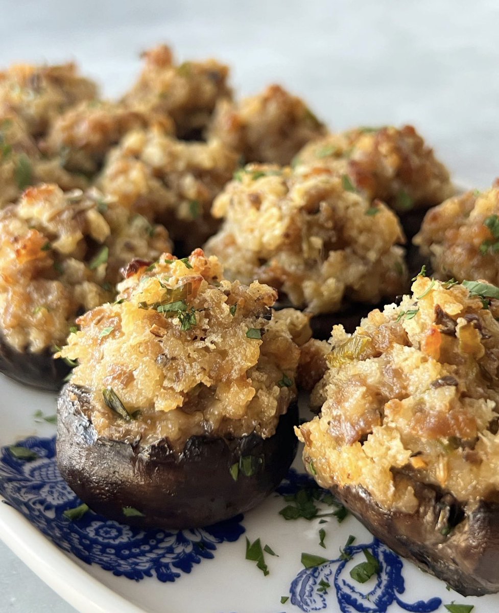 grill_momma's tweet photo. Sausage stuffed mushrooms baked in my @HestanHome range. I added Marsala wine instead of white wine in these and they came out fantastic!
#Hestan #HestanPartner #stuffedmushrooms #dualfuelrange https://t.co/F4TssN2HRx