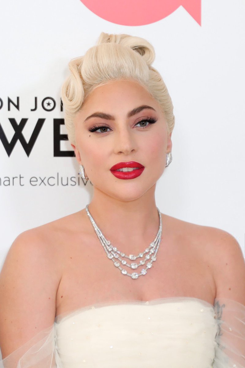 venusbleeeds's tweet photo. lady gaga is simply stunning https://t.co/l0NXargkKs