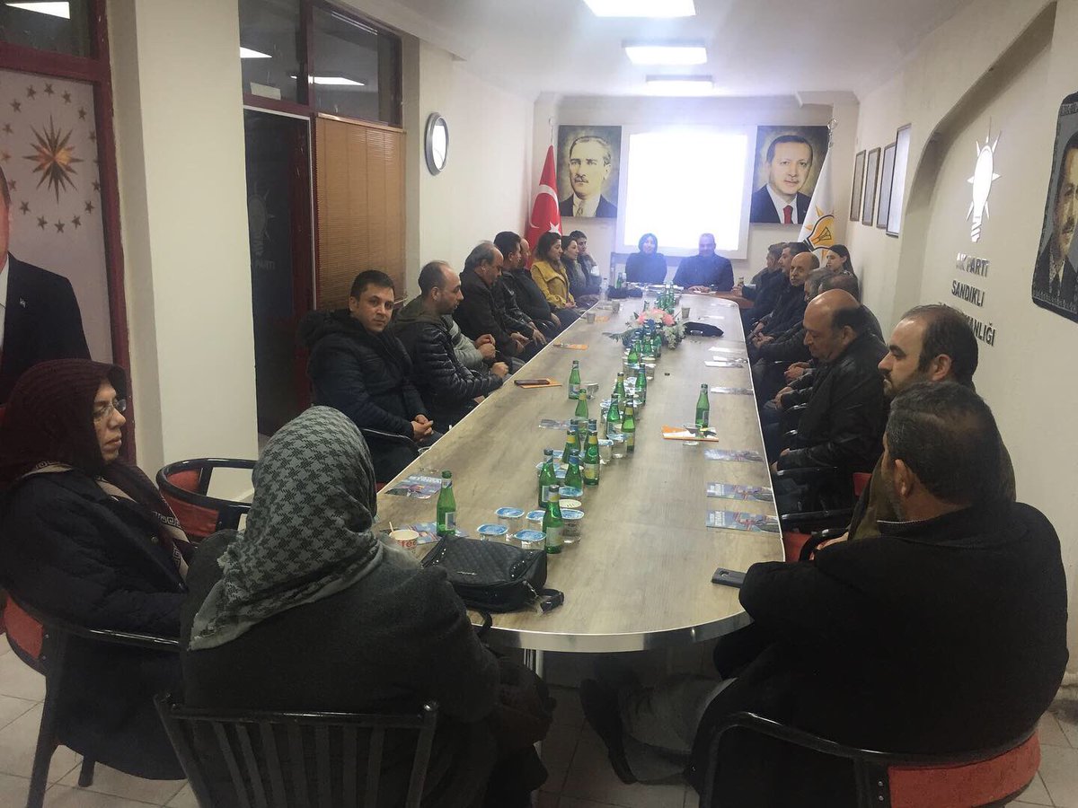 SandikliAk's tweet photo. AK Parti Sandıklı İlçe Başkanlğı olarak haftalık  yönetim kurulu toplantımızı koordinatörümüz Dilek Hanım Çengel’in katılımıyla Mahalle başkanlarımızla yürüttüğümüz çalışmalar ve yaklaşan Ramazan ayı programları üzerine toplantımızı gerçekleştirdik. https://t.co/LdA4JgjCXU