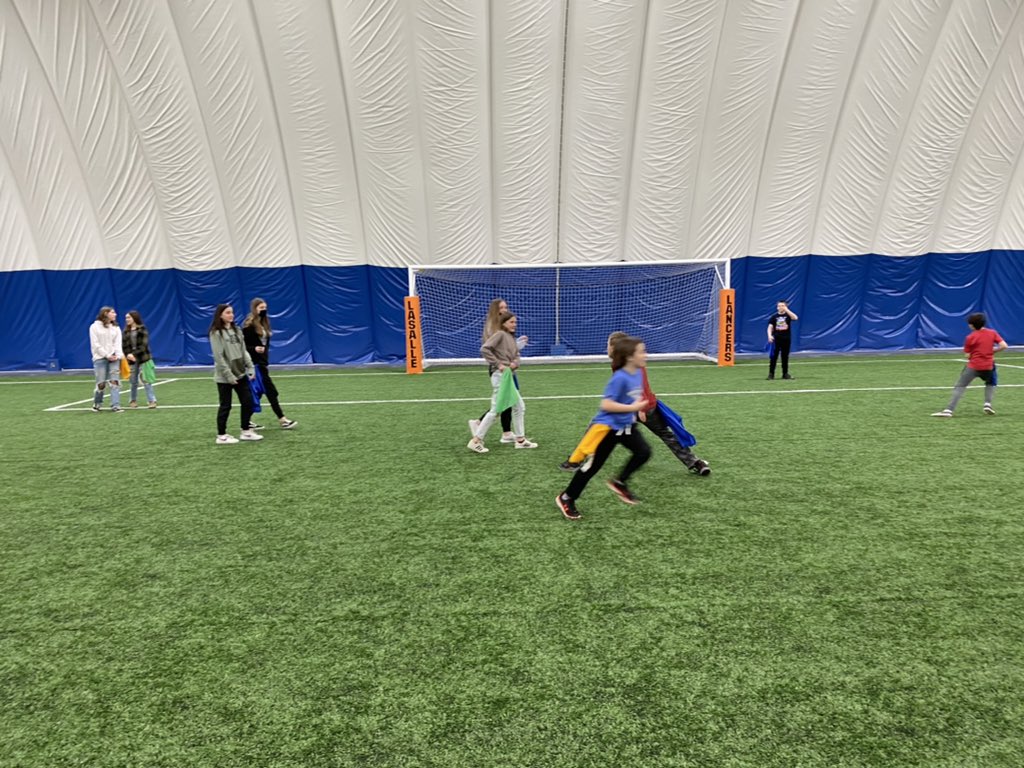 CrystalGuillet1's tweet photo. Grade 7/8’s having fun at Lasalle’s Lancer Dome. #arps2021 https://t.co/dqZeP7SsT6
