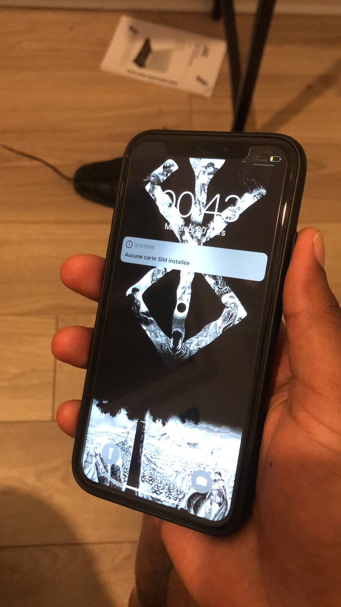 omarkmt's tweet photo. Y’a un mec au basic fit de Choisy il a oublié son penave https://t.co/xAs2pRfQHZ