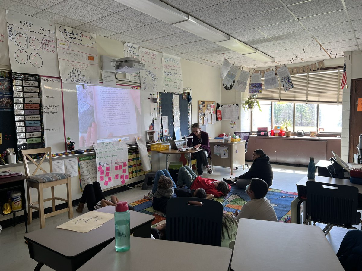 StadleyRough's tweet photo. Loved listening to a read aloud in Ms. Girgenti's 4th grade class! Loved it even more that some students were allowed to sit at their desk to follow along in their own book vs sitting on the rug following along on the SMARTBOARD! #KidsDeserveIt #TeacherFlexibility #STRfourthgrade https://t.co/aX9w3vE92z
