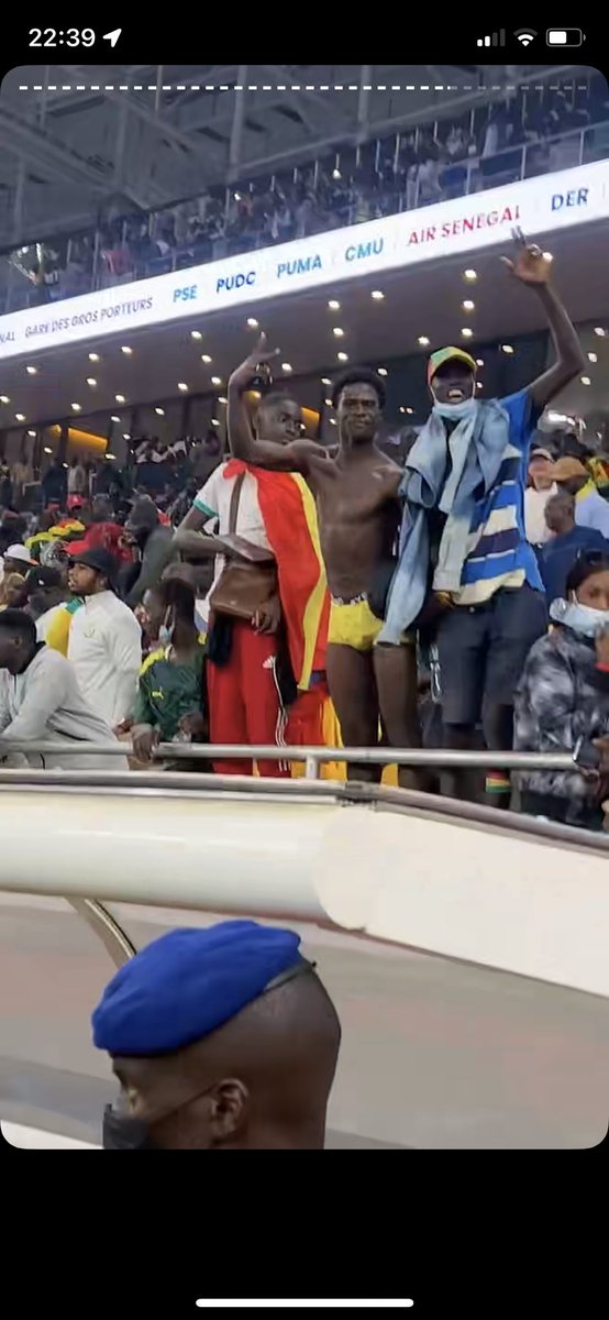 saint_kassi's tweet photo. @P_ape13003 il y a avait le frère à #Diapper au stade 🇸🇳😭😭😭😭 #CDM #QATAR #SNAP #PAPE #SENEGAL #EGYPTE #EgyptSenegal #EgyptvsSenegal https://t.co/EkmxdxT3rL