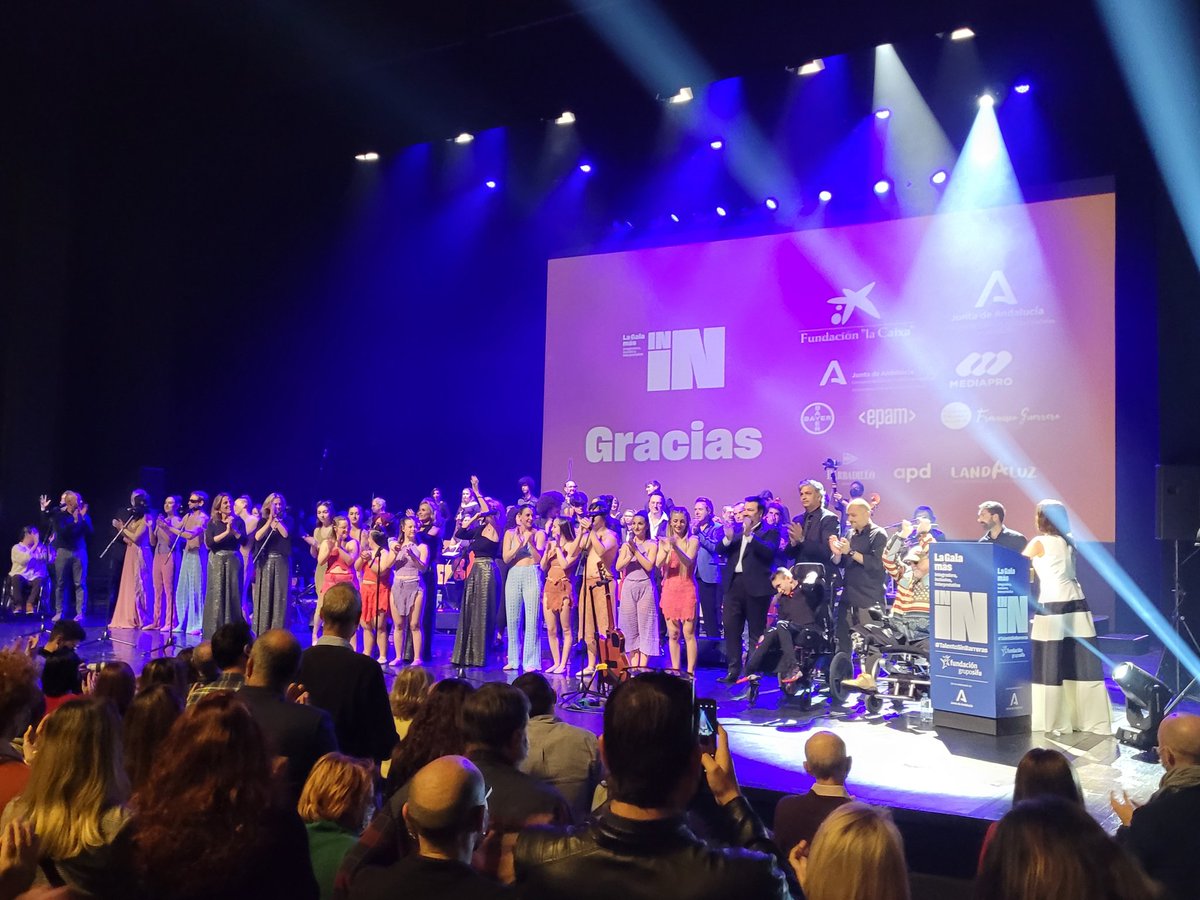 fj_cepeda's tweet photo. @grupo_sifu #LaGalaMasIn #talentosinfronteras Ejemplos de visá, de superación,  de lucha,  de optimismo.....GRACIAS, GRACIAS Y GRACIAS!!!!! @SiempreAsi_Ofic https://t.co/DnHccHXOZw