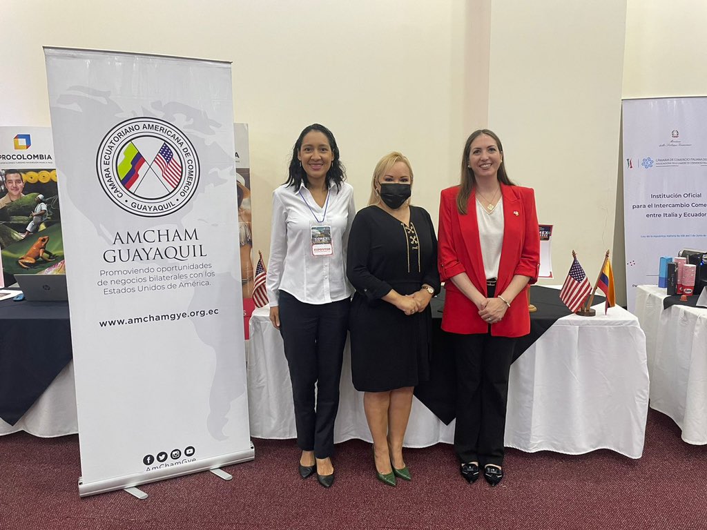 neryjac_nery's tweet photo. Representando a @amchamgye participé en la Inauguración de la casa abierta de comercio exterior #ComexCCG 2022. Un encuentro para empresas y negocios que permite crear nuevos lazos para el comercio internacional. Gracias @MiguelMagg79 por la invitación! https://t.co/sFkOEdsdDo