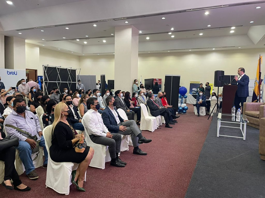 neryjac_nery's tweet photo. Representando a @amchamgye participé en la Inauguración de la casa abierta de comercio exterior #ComexCCG 2022. Un encuentro para empresas y negocios que permite crear nuevos lazos para el comercio internacional. Gracias @MiguelMagg79 por la invitación! https://t.co/sFkOEdsdDo
