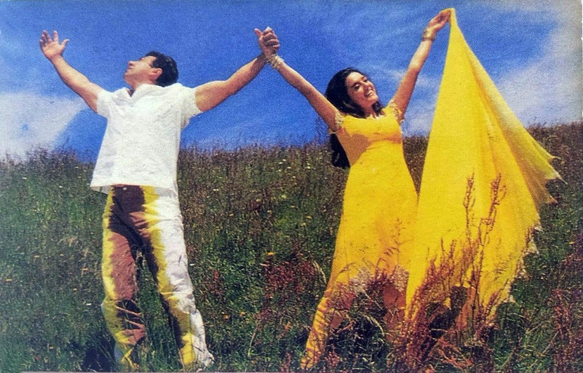 sowika71's tweet photo. #SunnyDeol and #PreityZinta in the film 'Farz' (2001) #postcards
#BollywoodFlashback 
#screencouples
Thanks to @MuVyz https://t.co/si4RxWO811