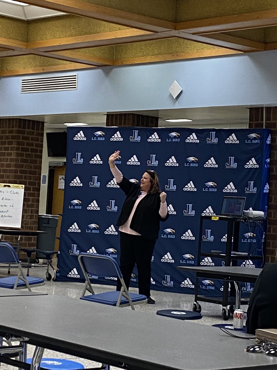 LC Bird admin welcoming some new Skyhawks! <a href="/lcbirdprincipal/">Adrienne Blanton</a> <a href="/AGriffinLCB/">Adam Griffin</a> #oneCCPS