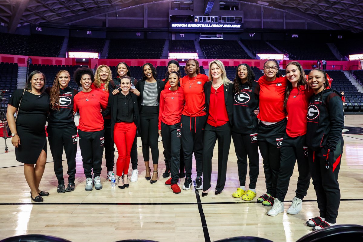 UGA_WBB's tweet photo. Today was a good day.❤️

#GoDawgs https://t.co/aXmz7axc3e