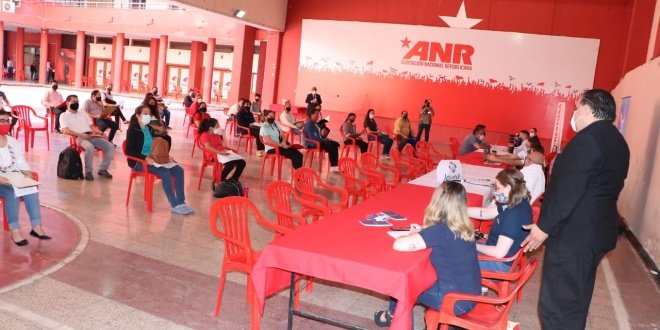 ANRParaguay's tweet photo. ¡Atención ciudades de San Lorenzo y Capiatá!
Mañana 30/03 de 09:00hs a 12:00hs te esperamos en la Feria de Empleos en el Shopping San Lorenzo.
Importantes empresas estarán presentes realizando las entrevistas. 
#EmpleosANR 
#OportunidadesANR 
#Oportunidadesparatodos https://t.co/xB2vD83cxJ