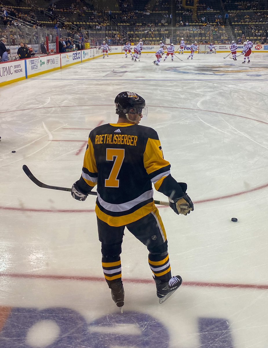 CoopsGolf's tweet photo. RESPECT. Kudos to the @penguins for doing this. @_BigBen7 https://t.co/Xp8VUeiSca