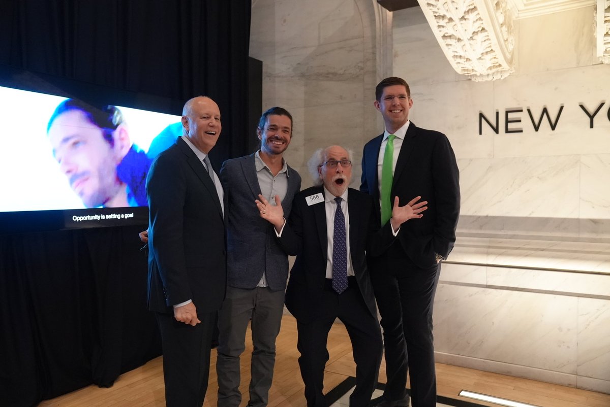 Thomas Healy tweet media