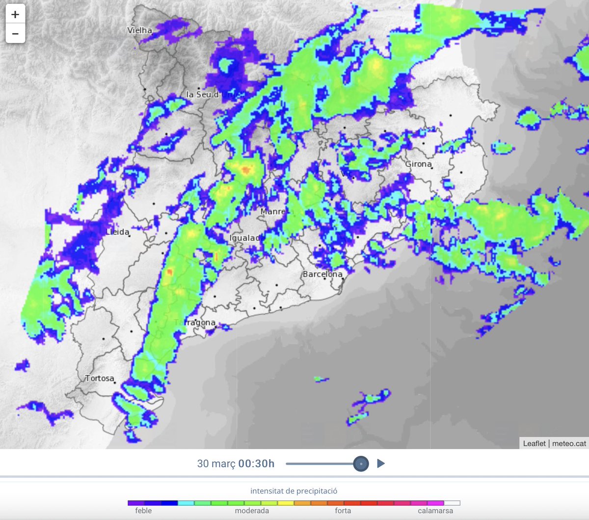 P4Estacions's tweet photo. Tenim #precipitacions repartides a molts punts de #Catalunya de moment amb no massa #intensitat, destaca la #nevada #intensa que cau sobre el #pirineuoriental

En les pròximes hores, hi ha #risc de #tempestes davant de la #costacentral que podrien arribar a #fregar la #costa ⚠️⛈ https://t.co/nZQCMxRP3S
