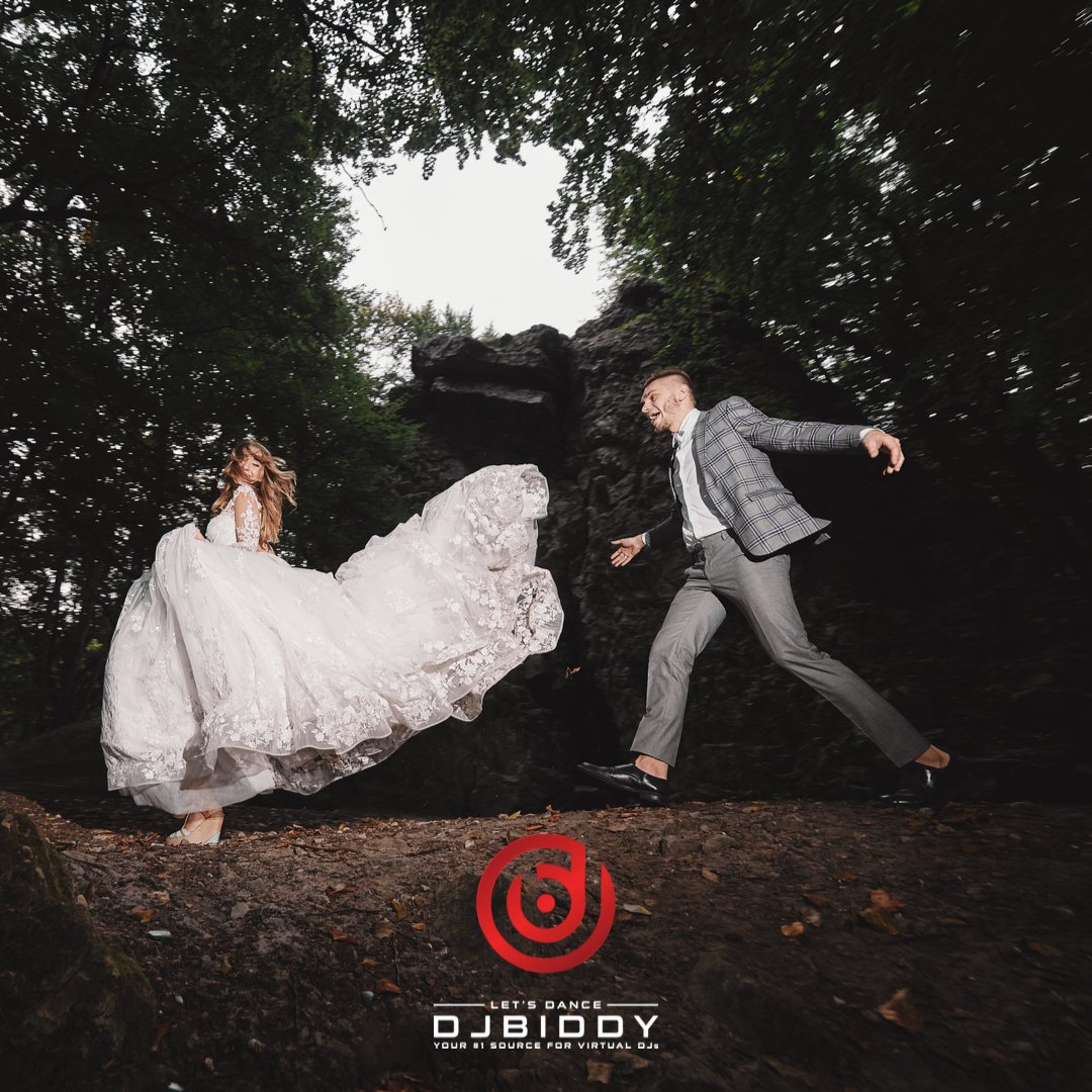 DJBIDDY3's tweet photo. Wedding Season is coming!!!! Let's Dance!

#weddingseason #wedding #tietheknow #wedding2022 #djbiddy #dj #djing #dance #weddingdance #firstdance #djmusic #dancing https://t.co/ZtFsa4Gis0