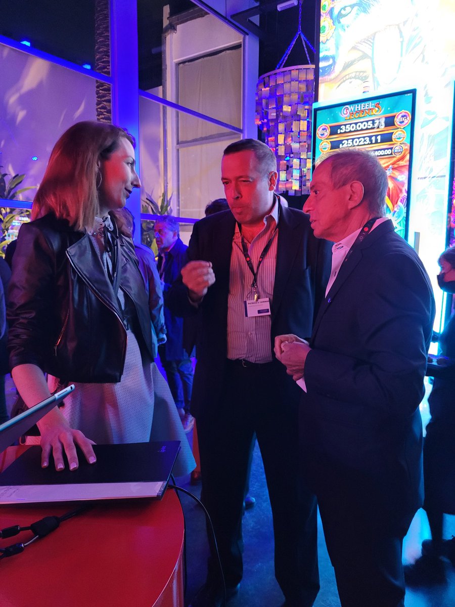 _fonta's tweet photo. Eva García Sánchez, marketing director en @Zitrogames, @patoguru orador estrella de la #ZitroUniversity y Héctor Fontanella CO de Zona de Azar.
#ZitroSureBet #CasinoGaming #Slots #ZitroExperience #ZitroUniversity #Argentina https://t.co/nhXn2mwMMg